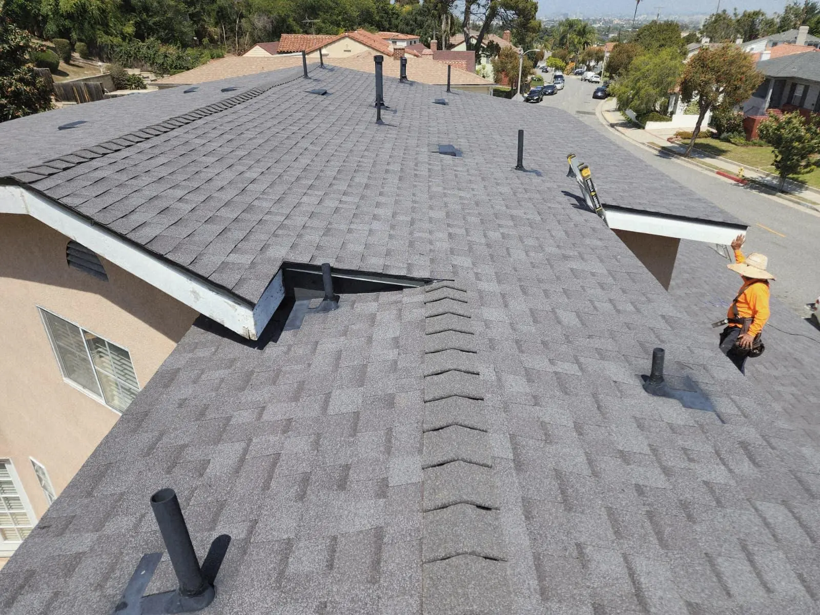Completed residential shingle roof by Pinnacle Roofing Systems